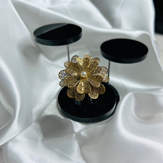 Bague Statement Fleur Contemporaine Ajourée