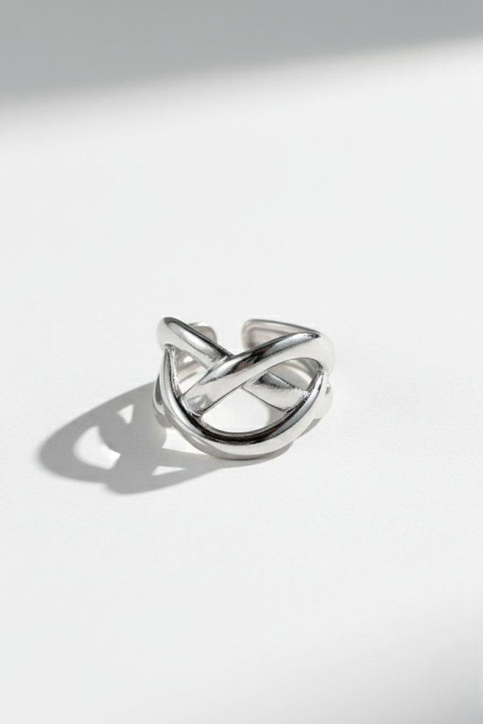 Bague design moderne entrelacé ajustable en acier