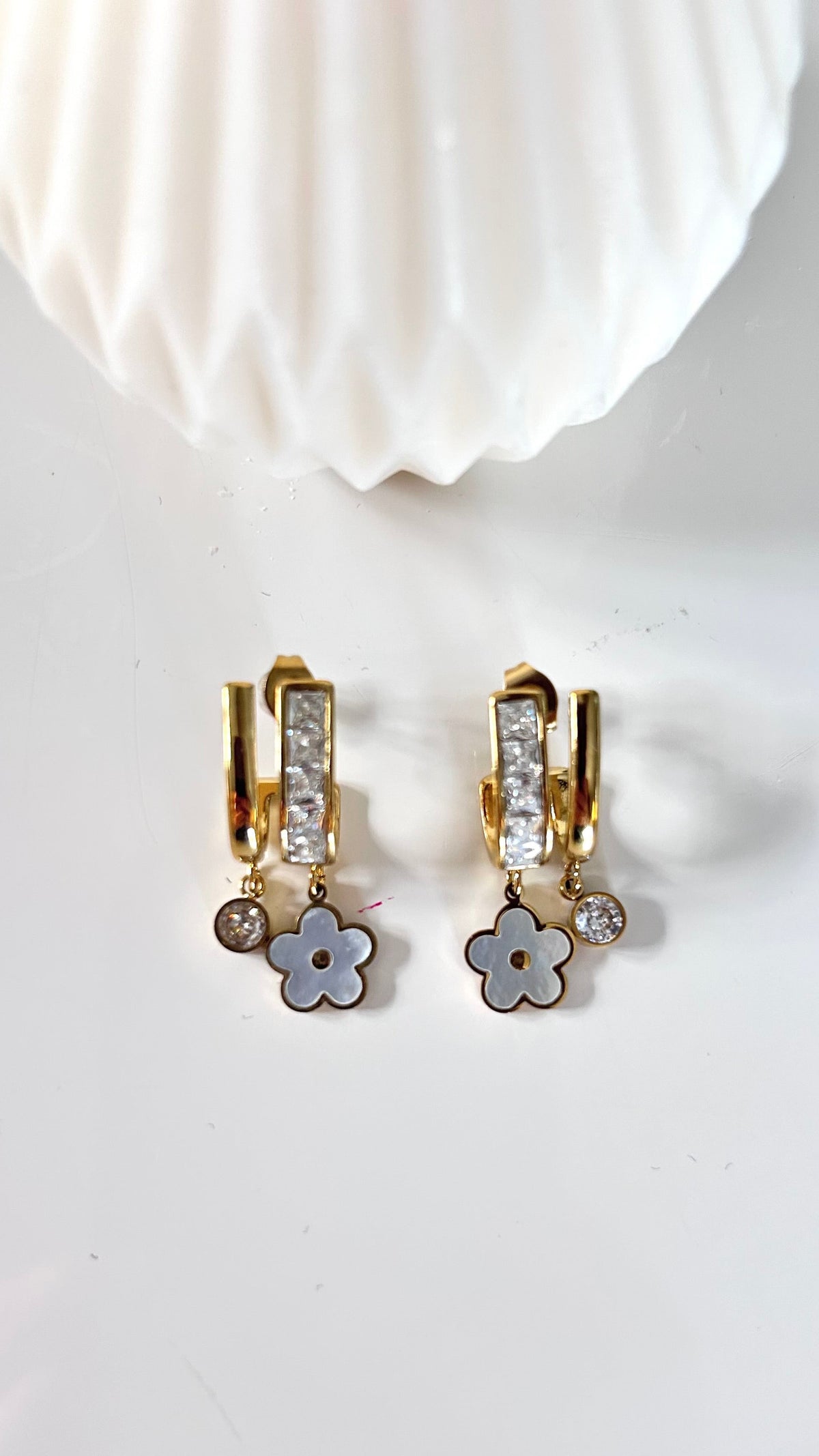 Boucles d’Oreilles LUCKY – Dorées & Nacre