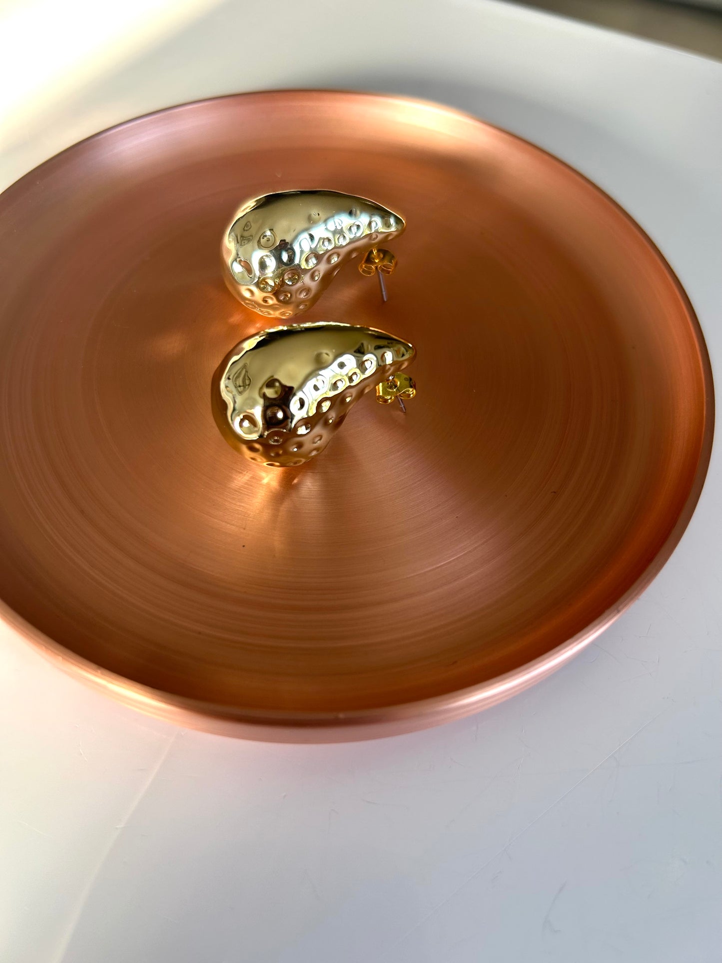 Boucles d'Oreilles Ondine - Gouttes Dorées Martelées