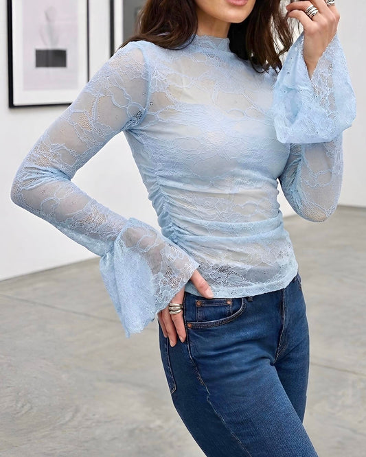 Top dentelle bleu ciel JADE