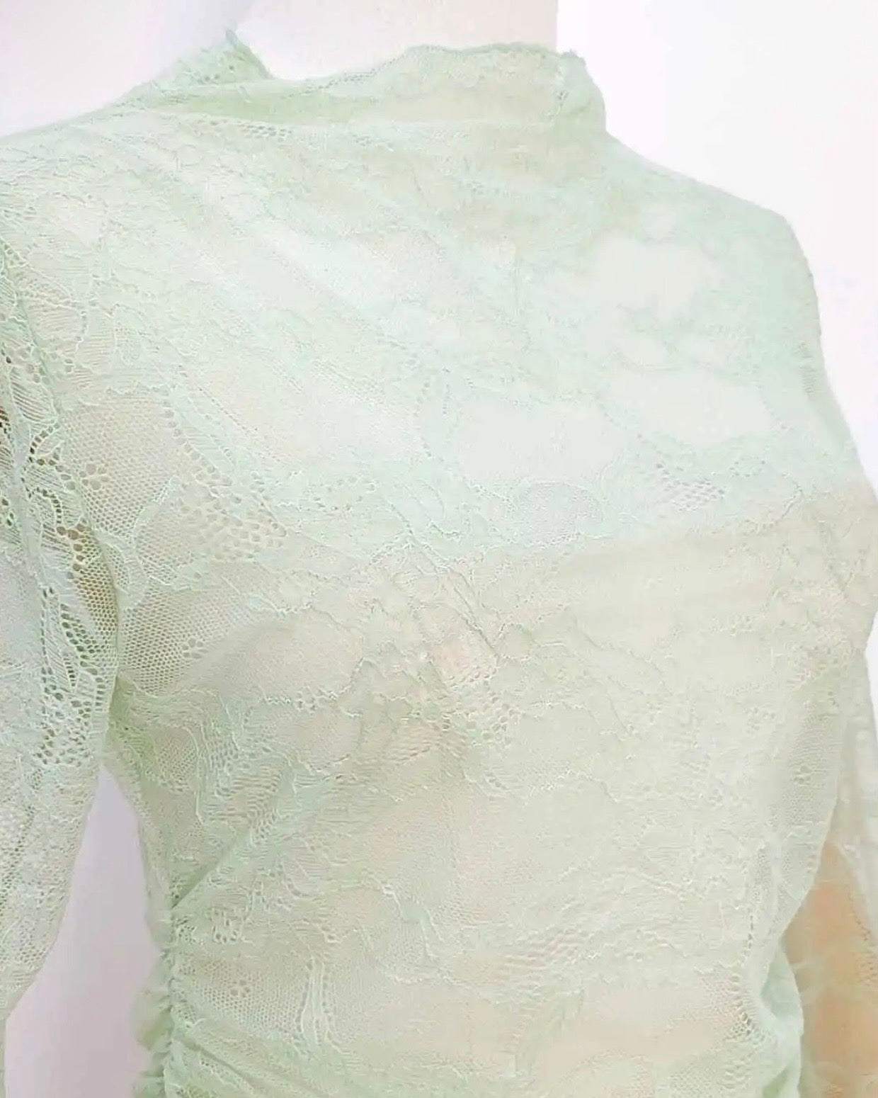 Top dentelle vert d’eau JADE