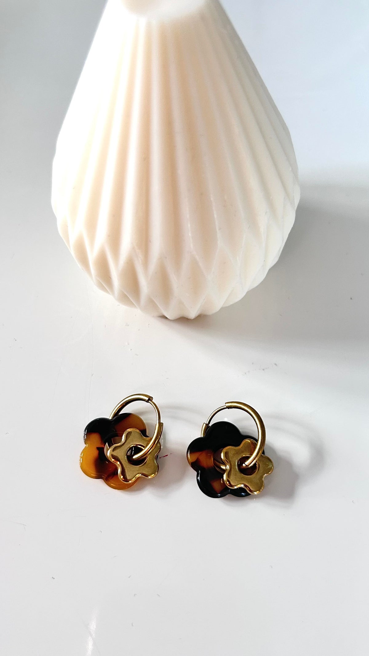 Boucles d’Oreilles BLOOM – Écaille & Doré