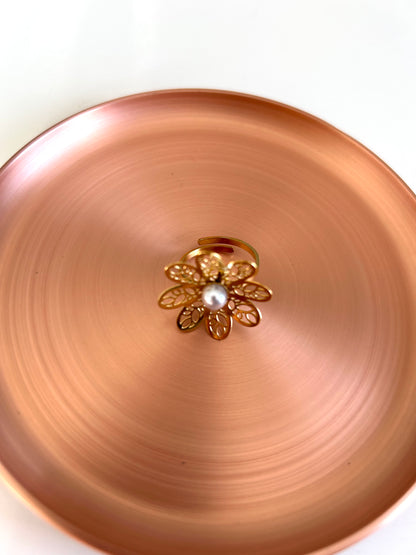 Bague FLORA – Fleur dorée & perle