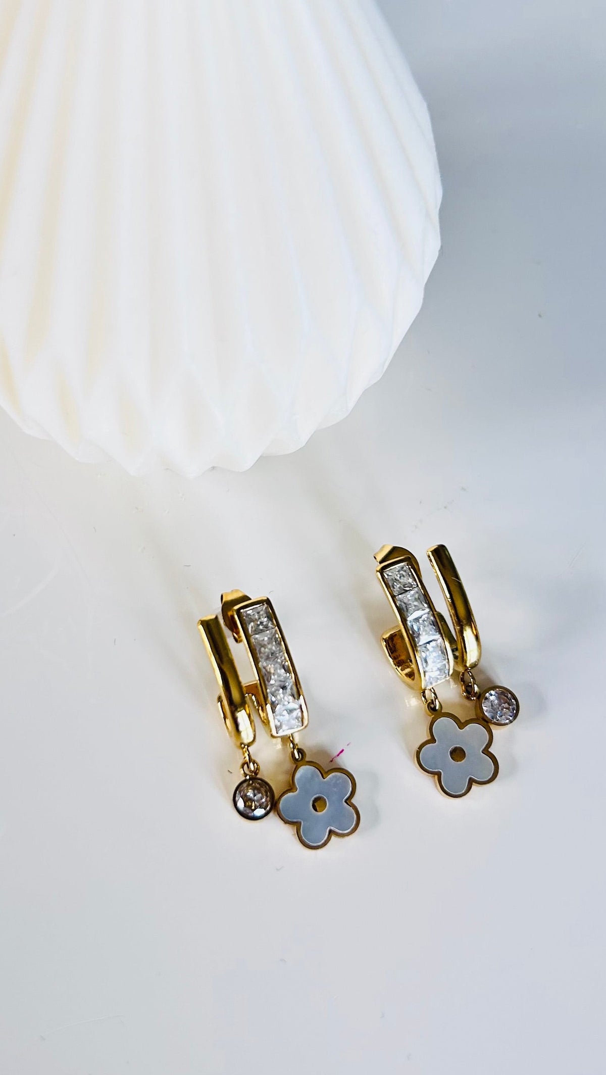Boucles d’Oreilles LUCKY – Dorées & Nacre