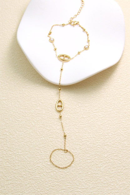 Bracelet de main Séléné — Mailles Marine & Perles