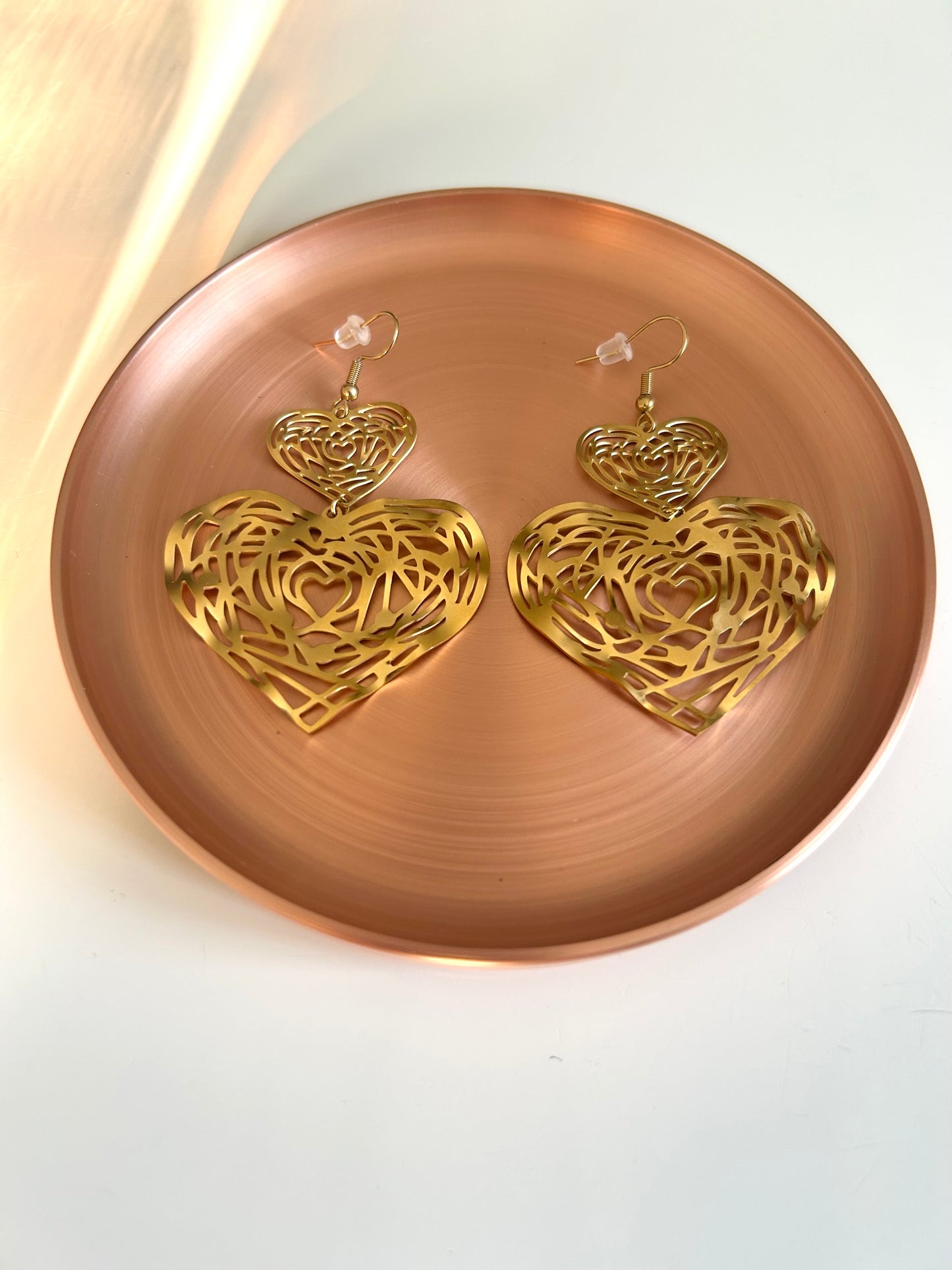 Boucles d'Oreilles Amantine - Cœurs Filigranés Dorés