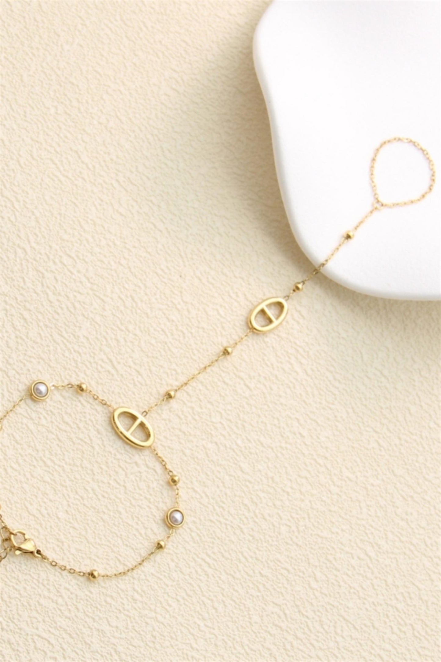 Bracelet de main Séléné — Mailles Marine & Perles