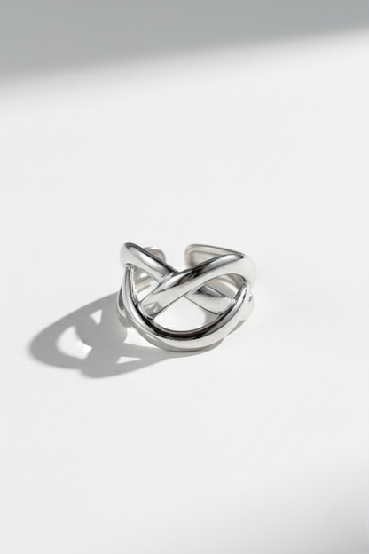 Bague design moderne entrelacé ajustable en acier